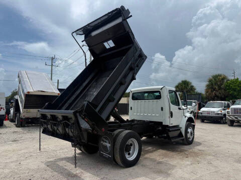 2011 Freightliner M2 106