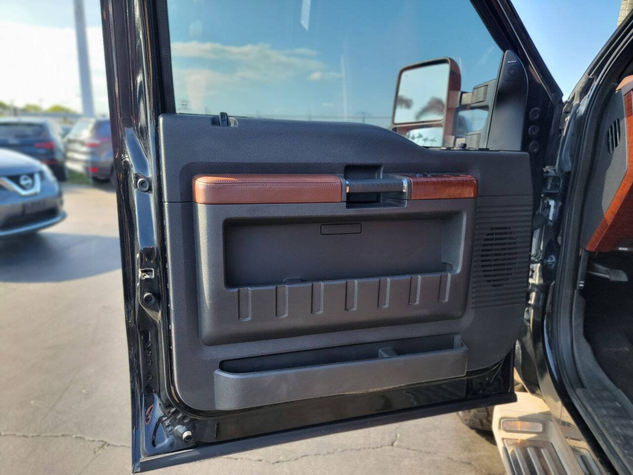 2014 Ford F-350 Super Duty  - $29,900