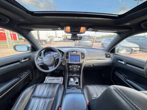 2023 Chrysler 300 S V6