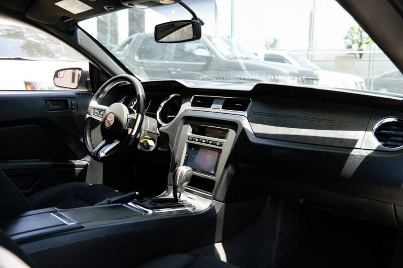 2014 Ford Mustang V6