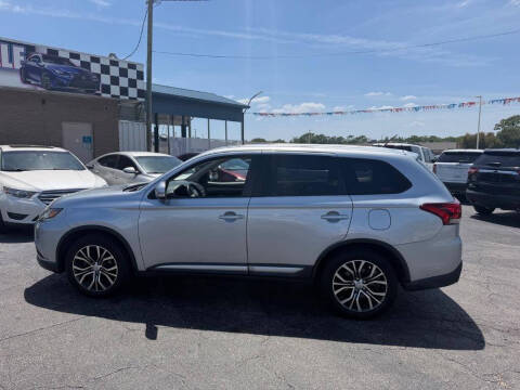 2016 Mitsubishi Outlander SE