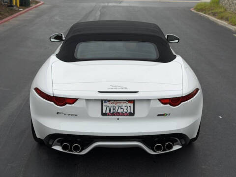 2016 Jaguar F-TYPE R