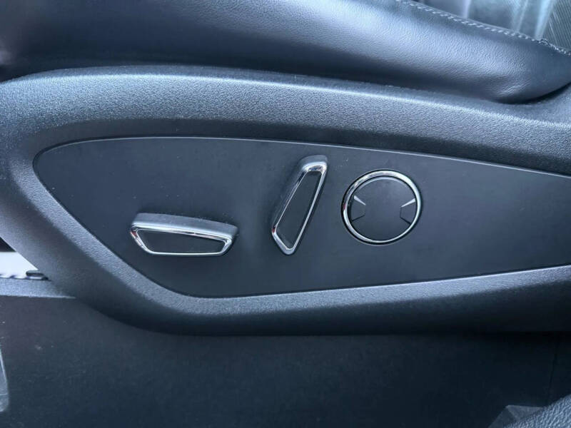 2019 Lincoln Nautilus Select