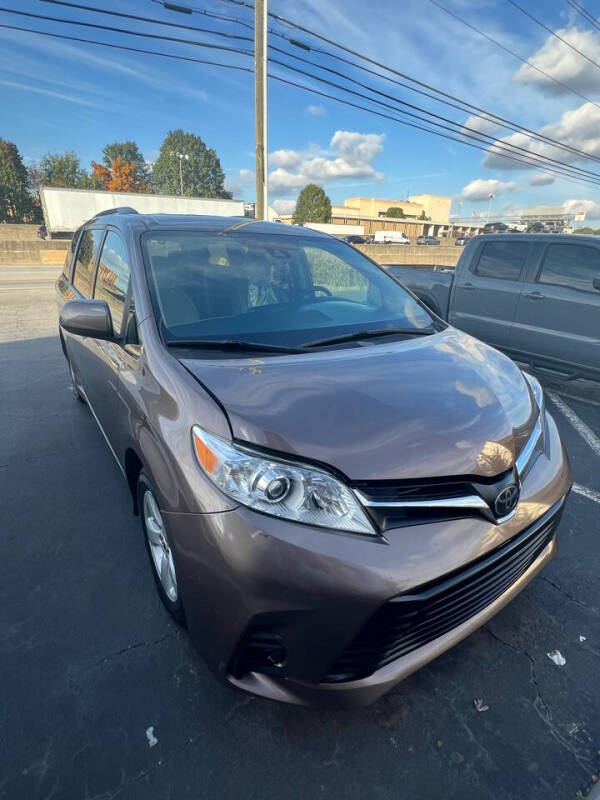 2019 Toyota Sienna null photo 5