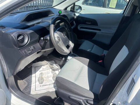 2014 Toyota Prius c One