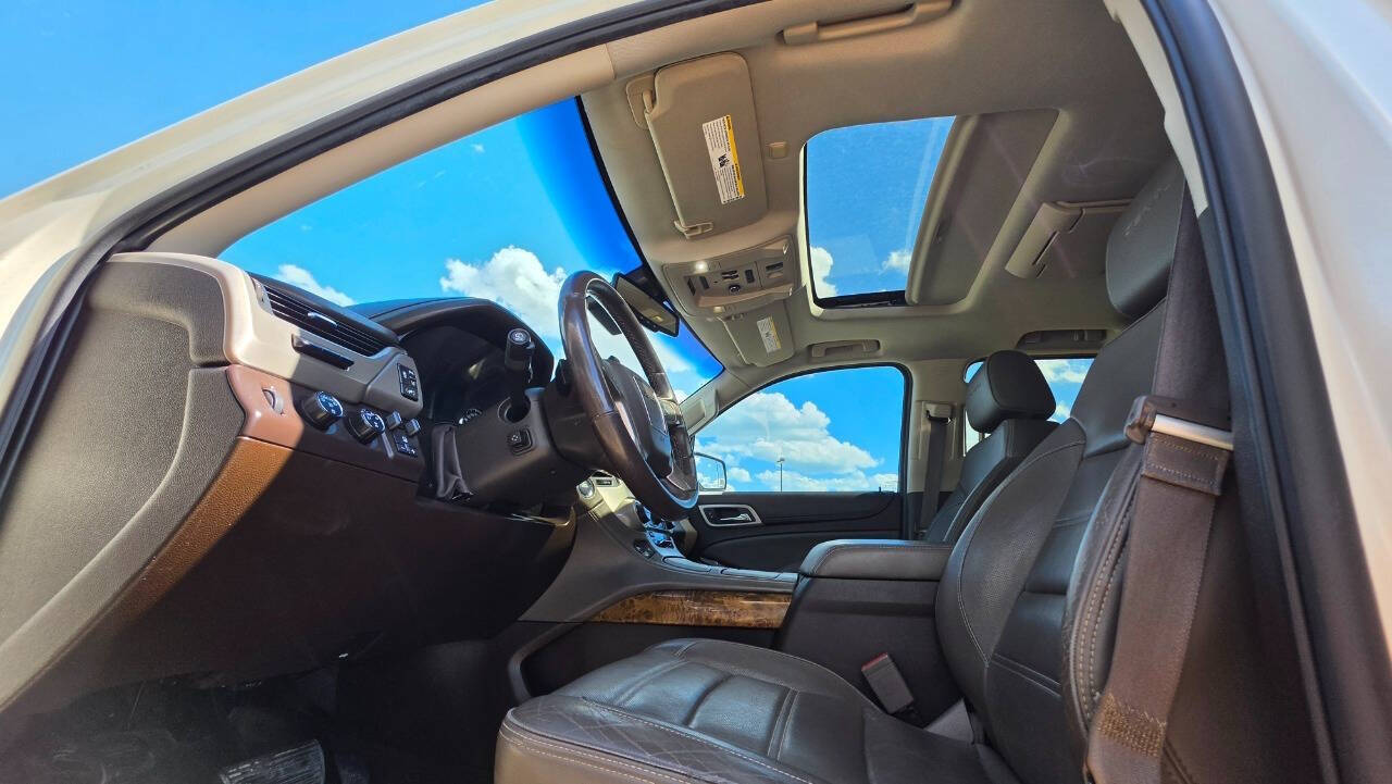 2015 GMC Yukon XL Denali 4x4 4dr SUV - White Diamond Tricoat exterior view 6