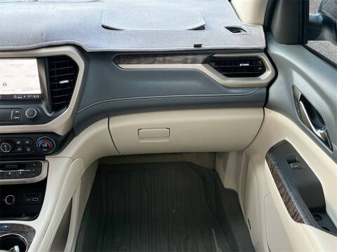 2023 GMC Acadia Denali