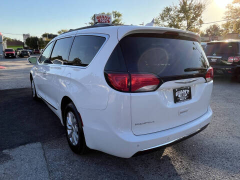 2017 Chrysler Pacifica Touring Plus