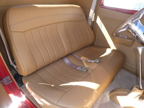 1933 Ford Custom Deluxe
