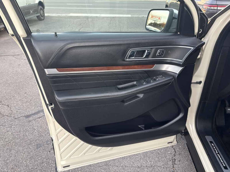 2018 Ford Explorer Platinum