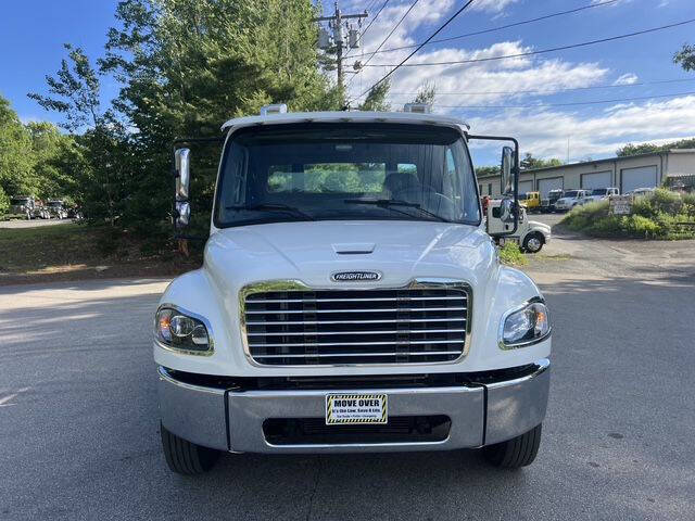 2022 Freightliner M2 106