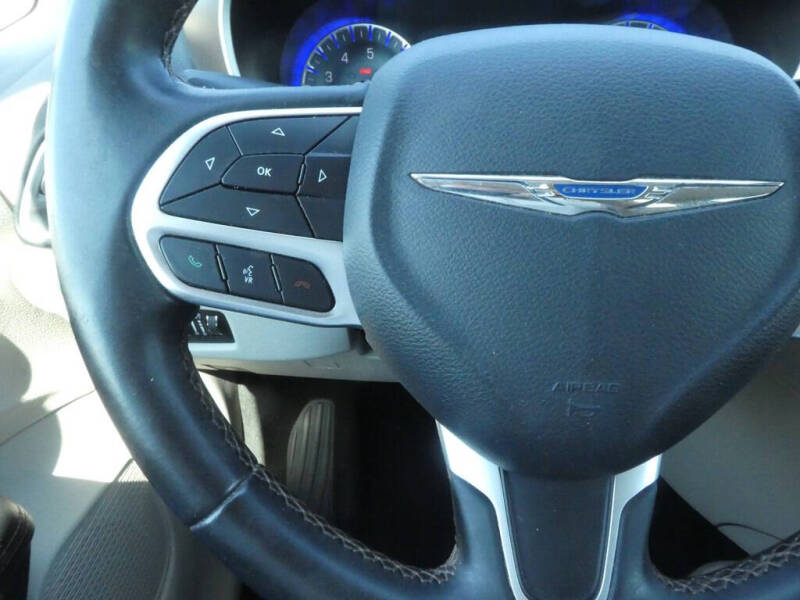 2017 Chrysler Pacifica Touring-L