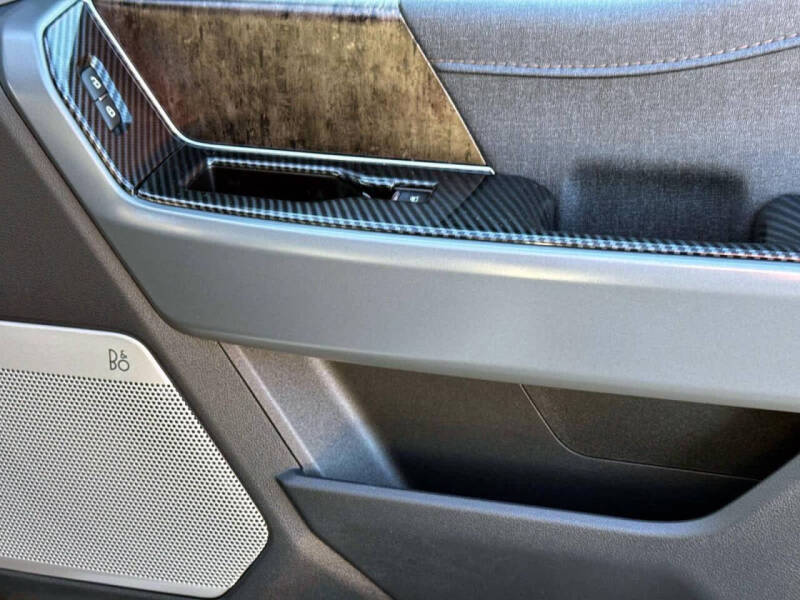 2022 Ford F-150 Lightning Lariat