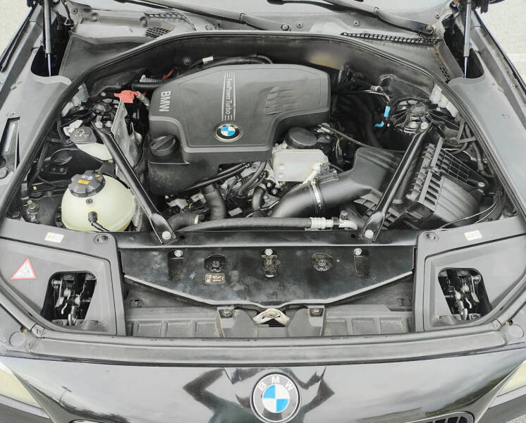 2016 BMW 5 Series 528i