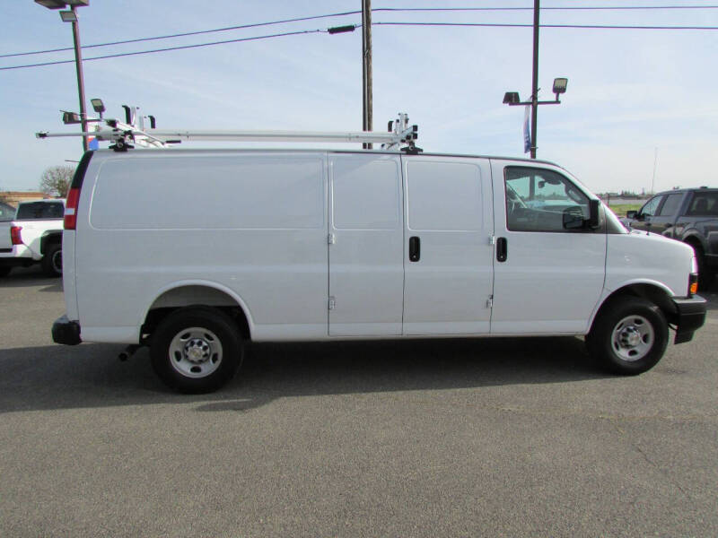 2025 Chevrolet Express 2500