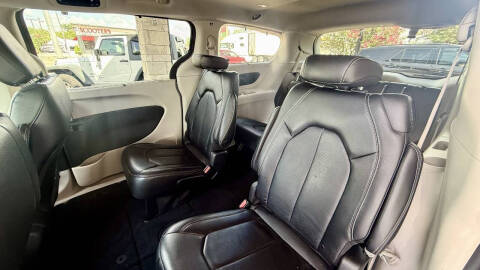 2022 Chrysler Pacifica Touring L