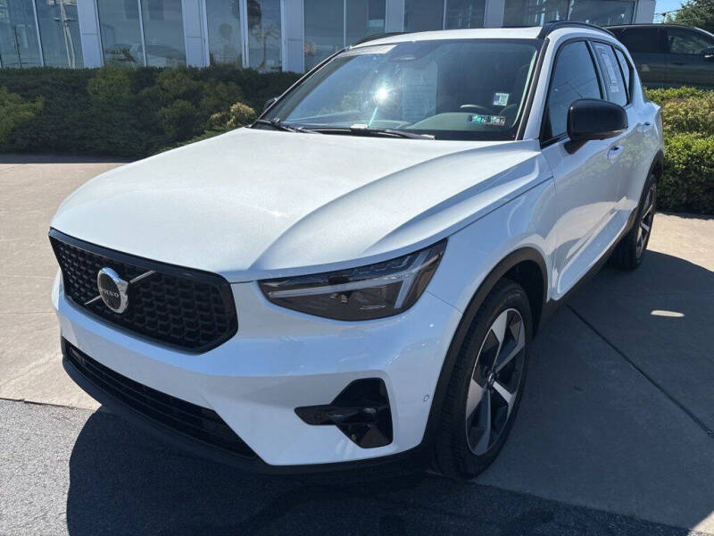 2026 Volvo XC40 B5 Plus