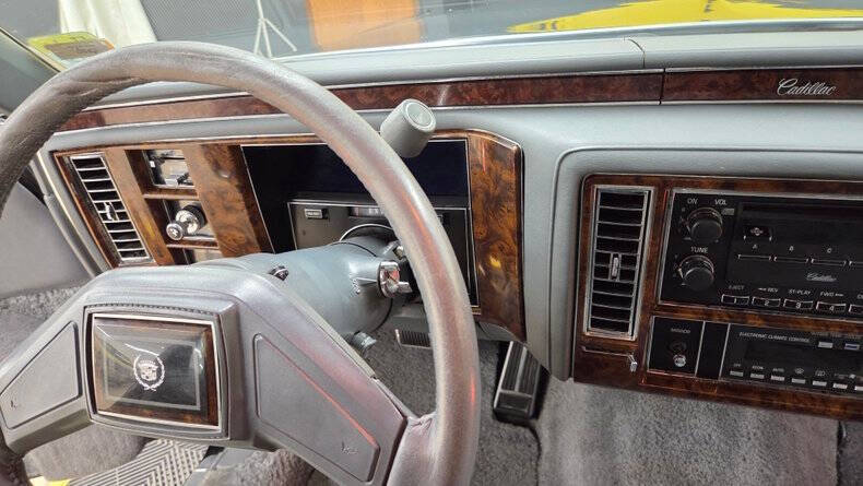 1990 Cadillac Brougham