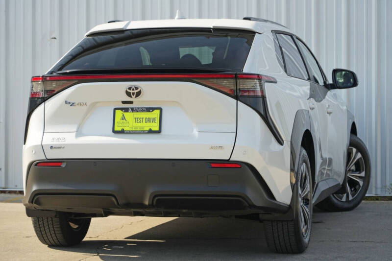 2024 Toyota bZ4X XLE