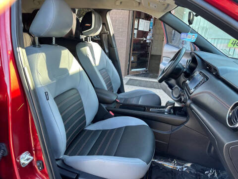 2023 Nissan Kicks SR