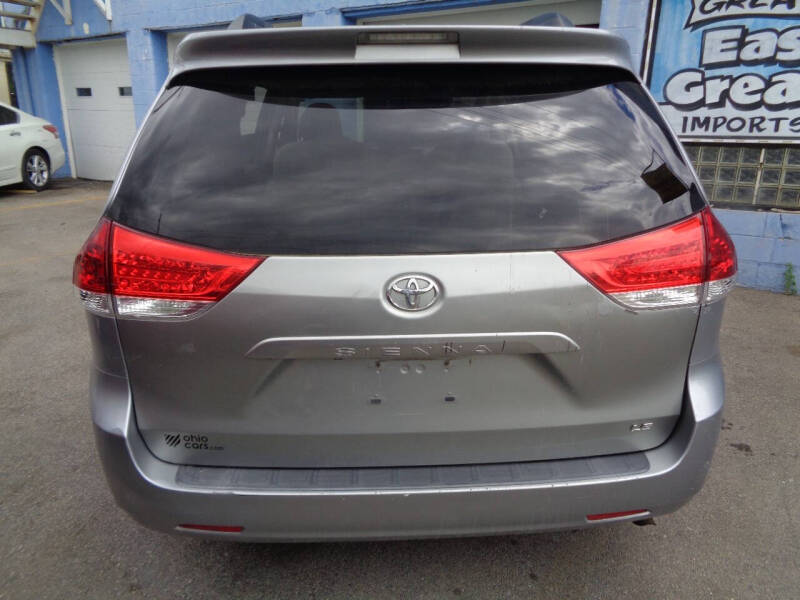 2011 Toyota Sienna LE 8-Passenger