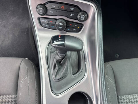 2021 Dodge Challenger SXT