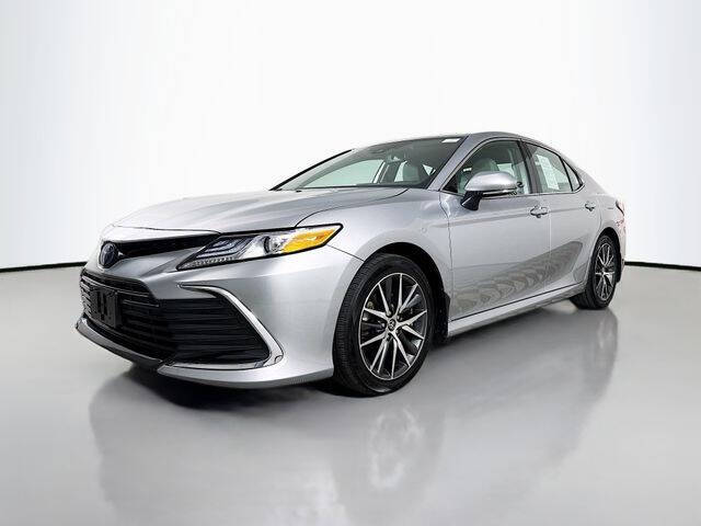 2022 Toyota Camry Hybrid XLE