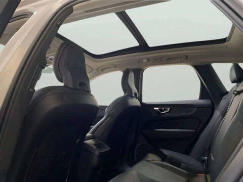 2025 Volvo XC60 B5 Core Dark Theme