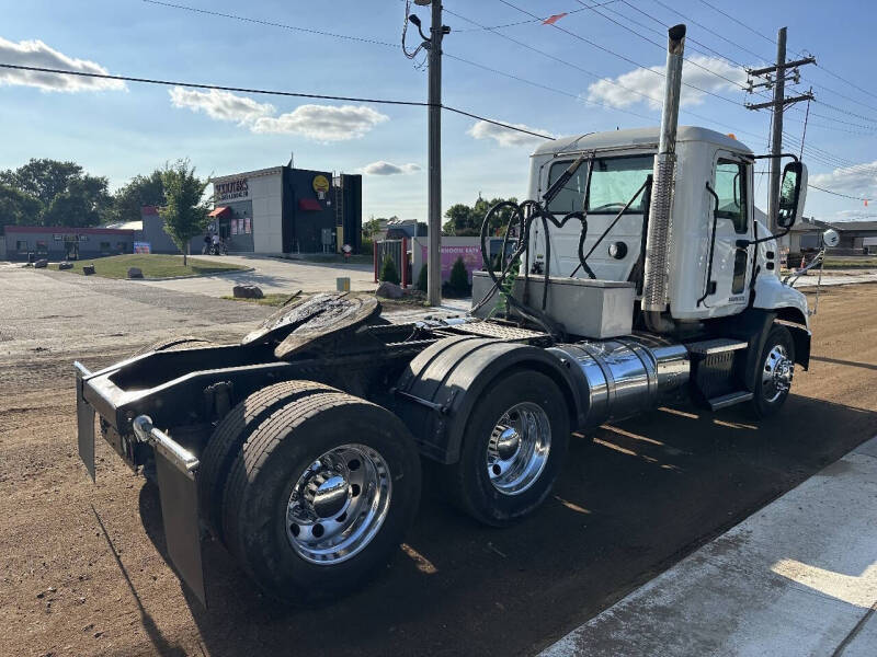 2017 Mack Pinnacle
