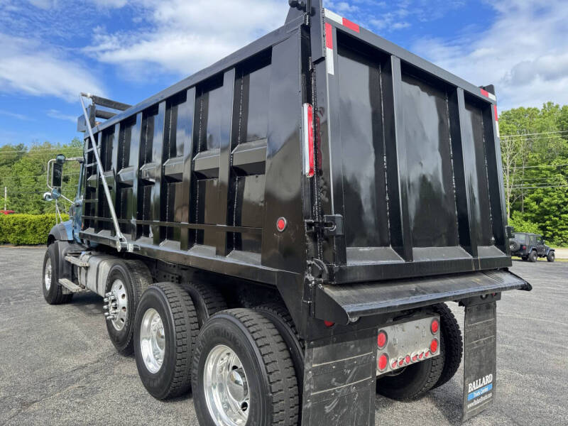 2013 Mack Granite