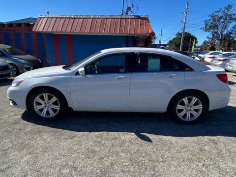 2013 Chrysler 200 Touring