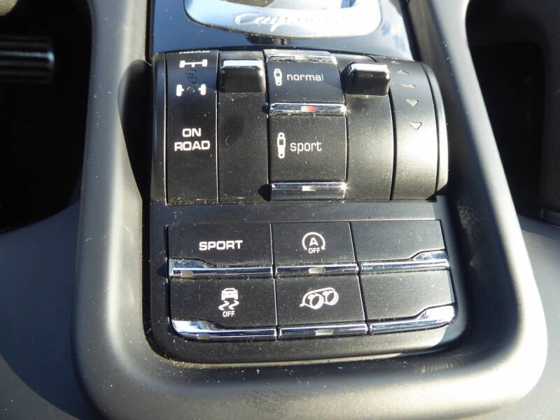 2014 Porsche Cayenne GTS