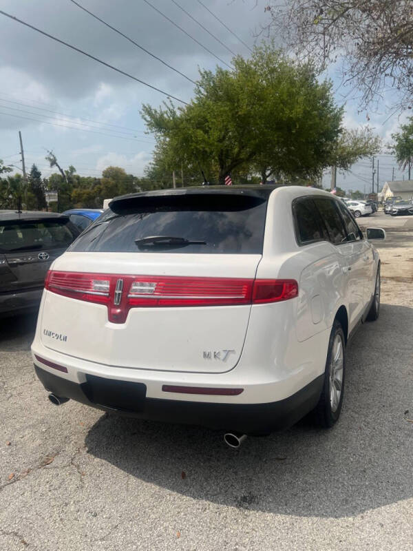 2017 Lincoln MKT