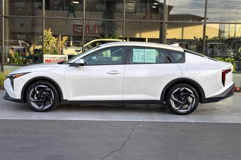 2025 Kia K4 EX