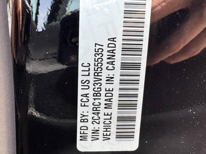 2027 Chrysler Pacifica Select