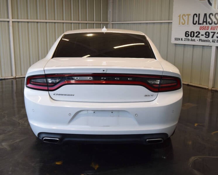 2018 Dodge Charger SXT photo 5