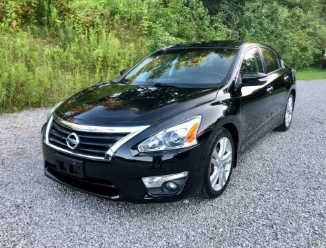 2014 Nissan Altima for sale at R.A. Auto Sales in East Liverpool OH
