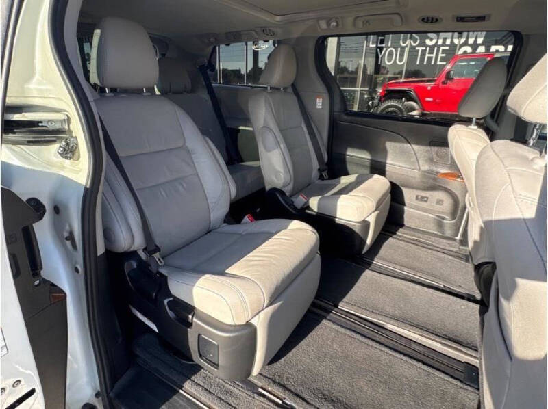 2016 Toyota Sienna