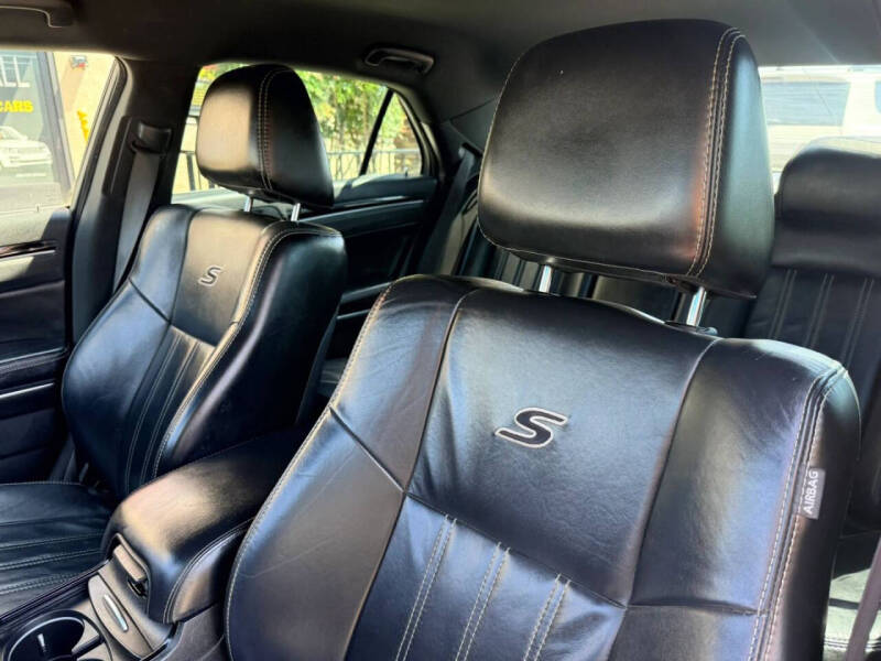 2017 Chrysler 300