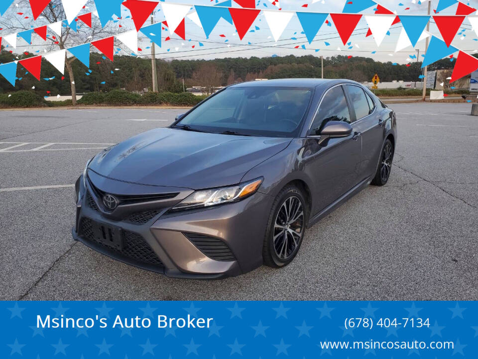 2020 Toyota Camry SE's photo