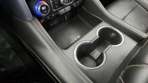 2022 GMC Yukon XL SLT