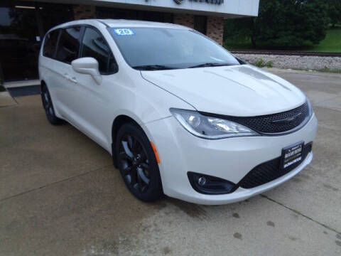 2020 Chrysler Pacifica Touring