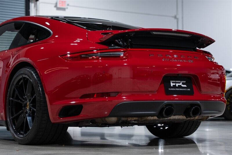 2019 Porsche 911 Carrera 4S