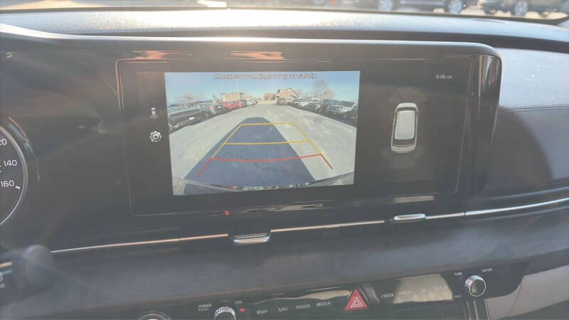 2024 Kia Carnival EX