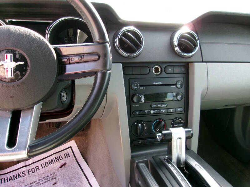 2006 Ford Mustang V6 Standard