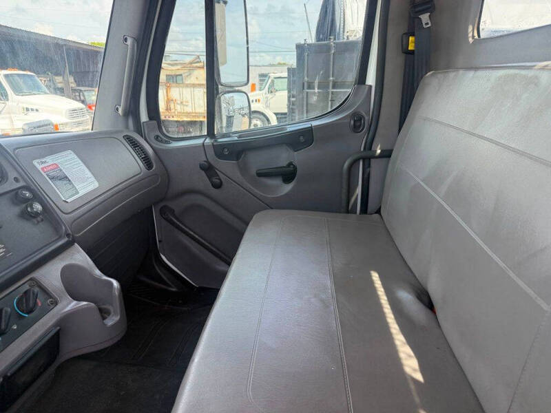 2014 Freightliner M2 106