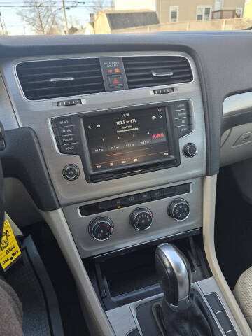 2016 Volkswagen Golf TSI S