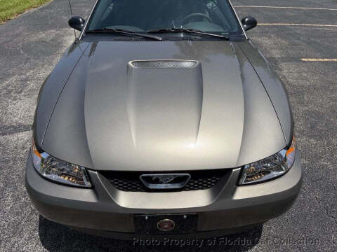 2002 Ford Mustang Deluxe