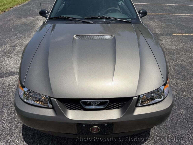 2002 Ford Mustang Deluxe