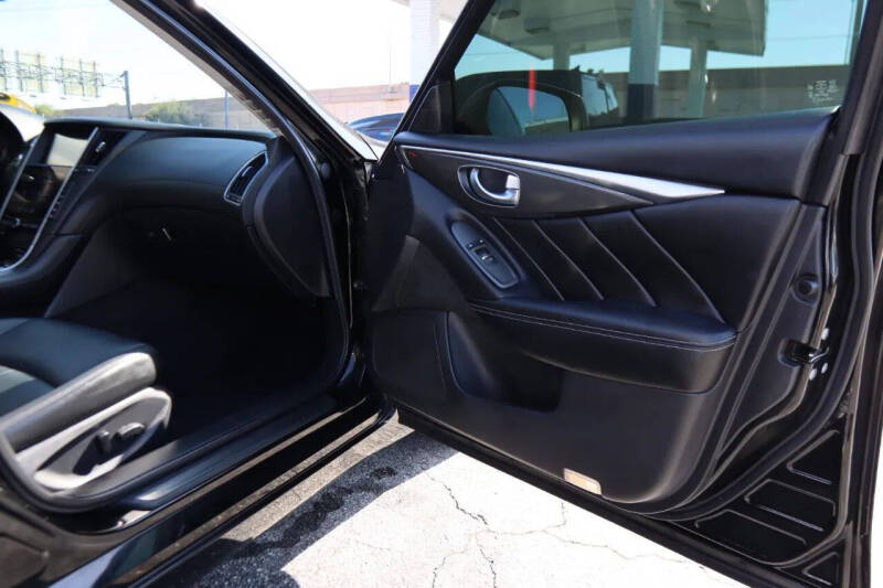 2018 Infiniti Q50 2.0T Luxe